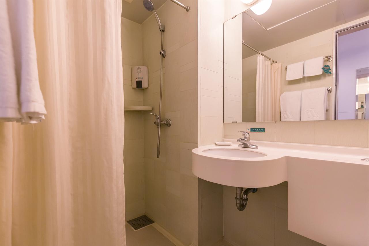 Jinjiang Inn Longyan Wanda Plaza Екстериор снимка